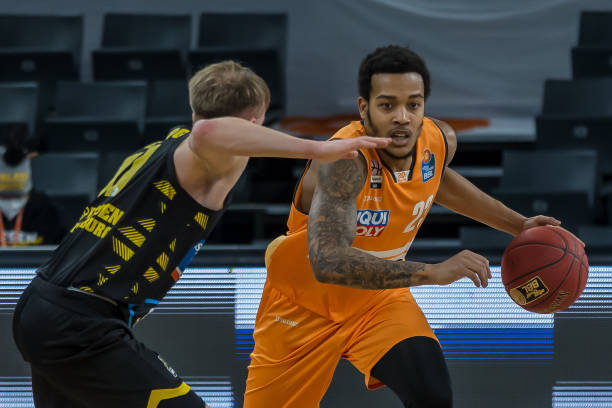 展现了她无 展现了她无