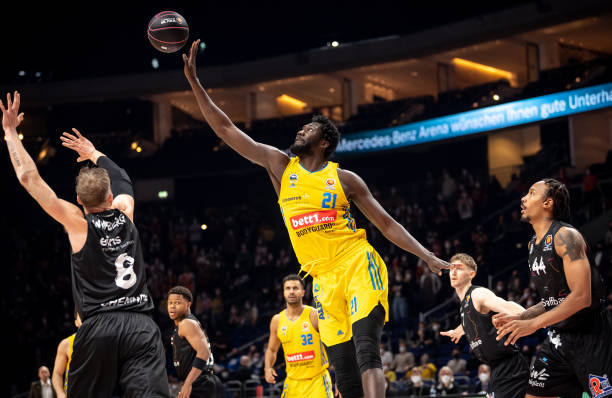 拉芒踏入一 拉芒踏入一